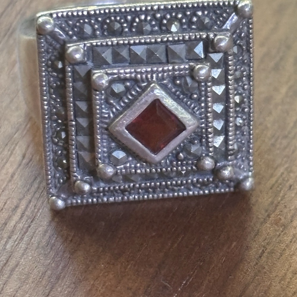 Vintage Dee Berkley DBJ Sterling Silver Garnet Marcasite Ring 12.6 Grams Sz 7.25